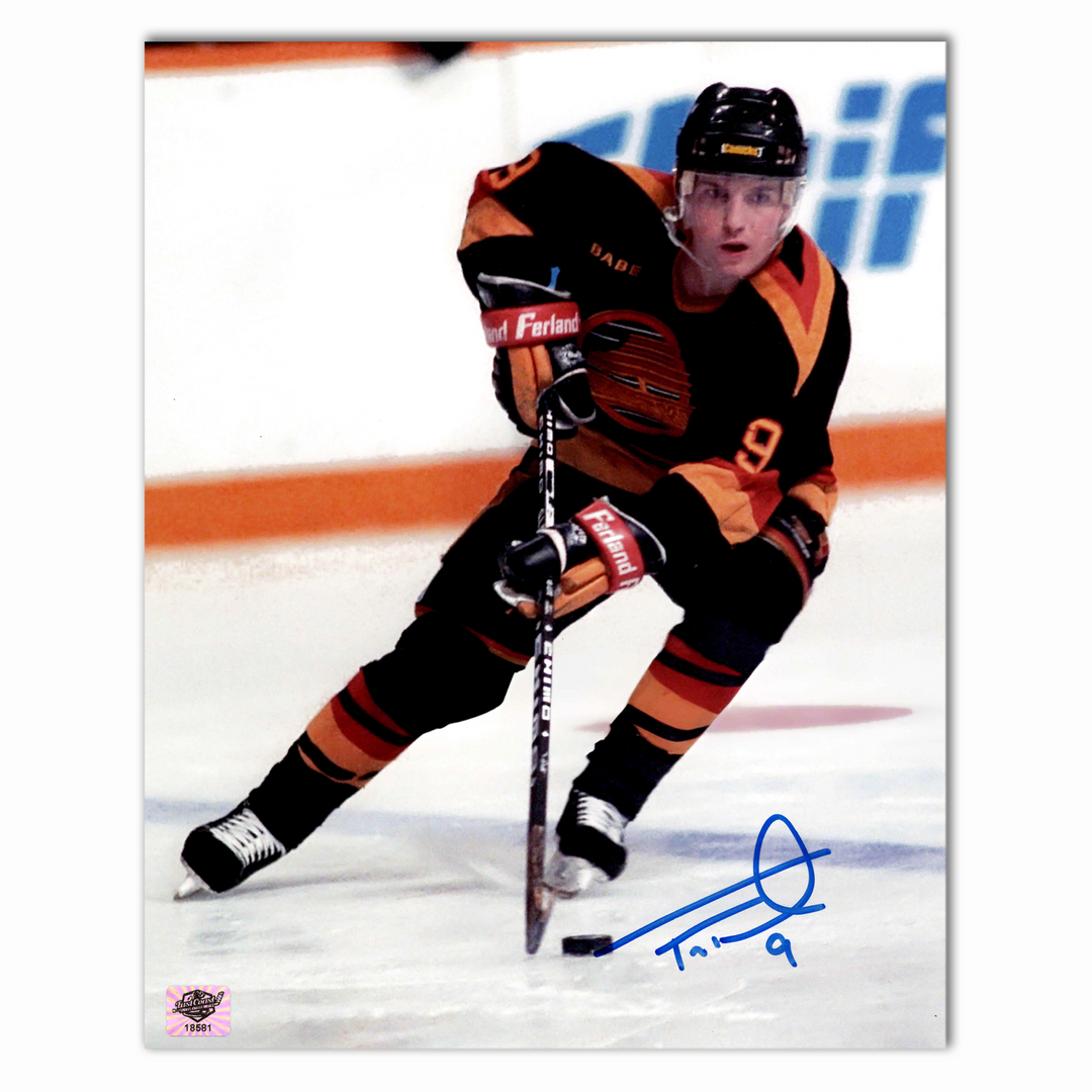 Tony Tanti Autographed Vancouver Canucks 8x10 Action Photo