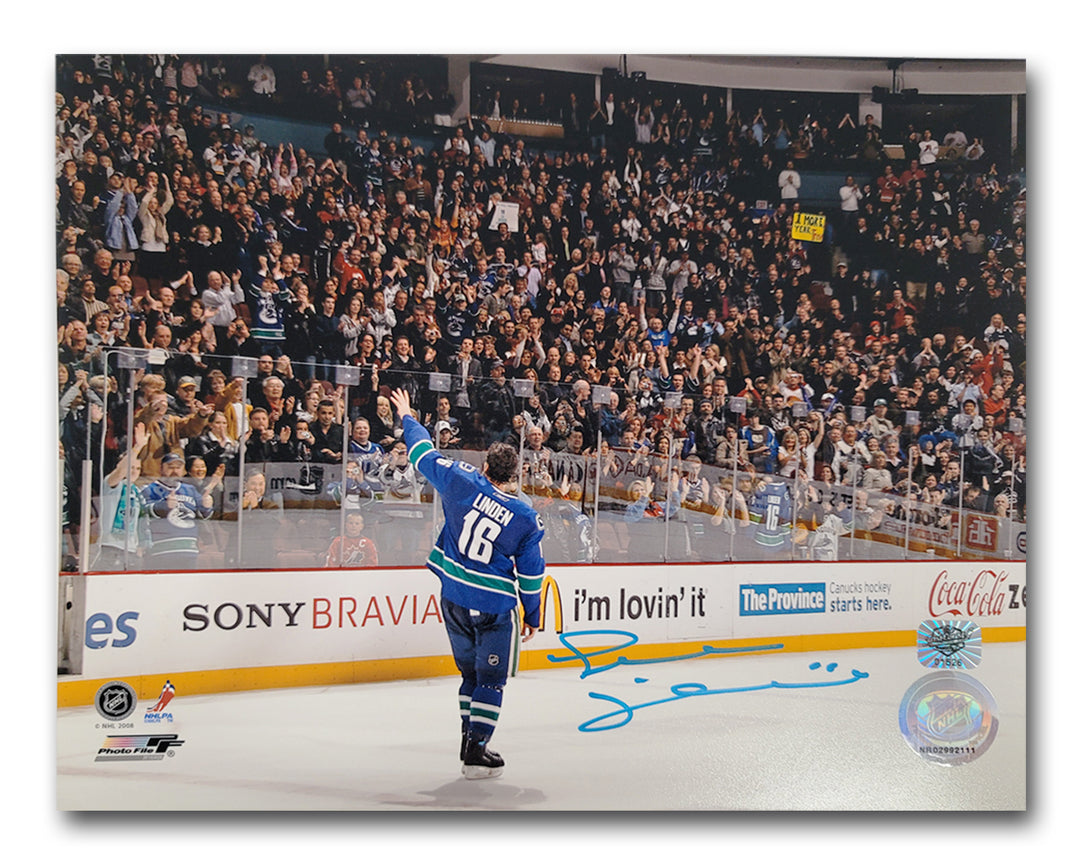 Trevor Linden Vancouver Canucks Autographed 8x10 Photo (Last Game Farewell Wave)