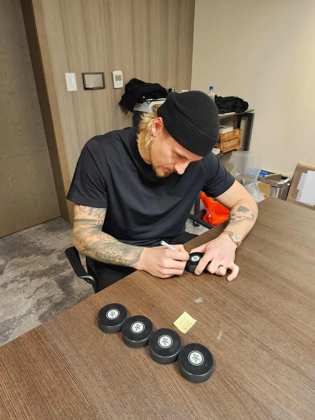 Roope Hintz Memorabilia