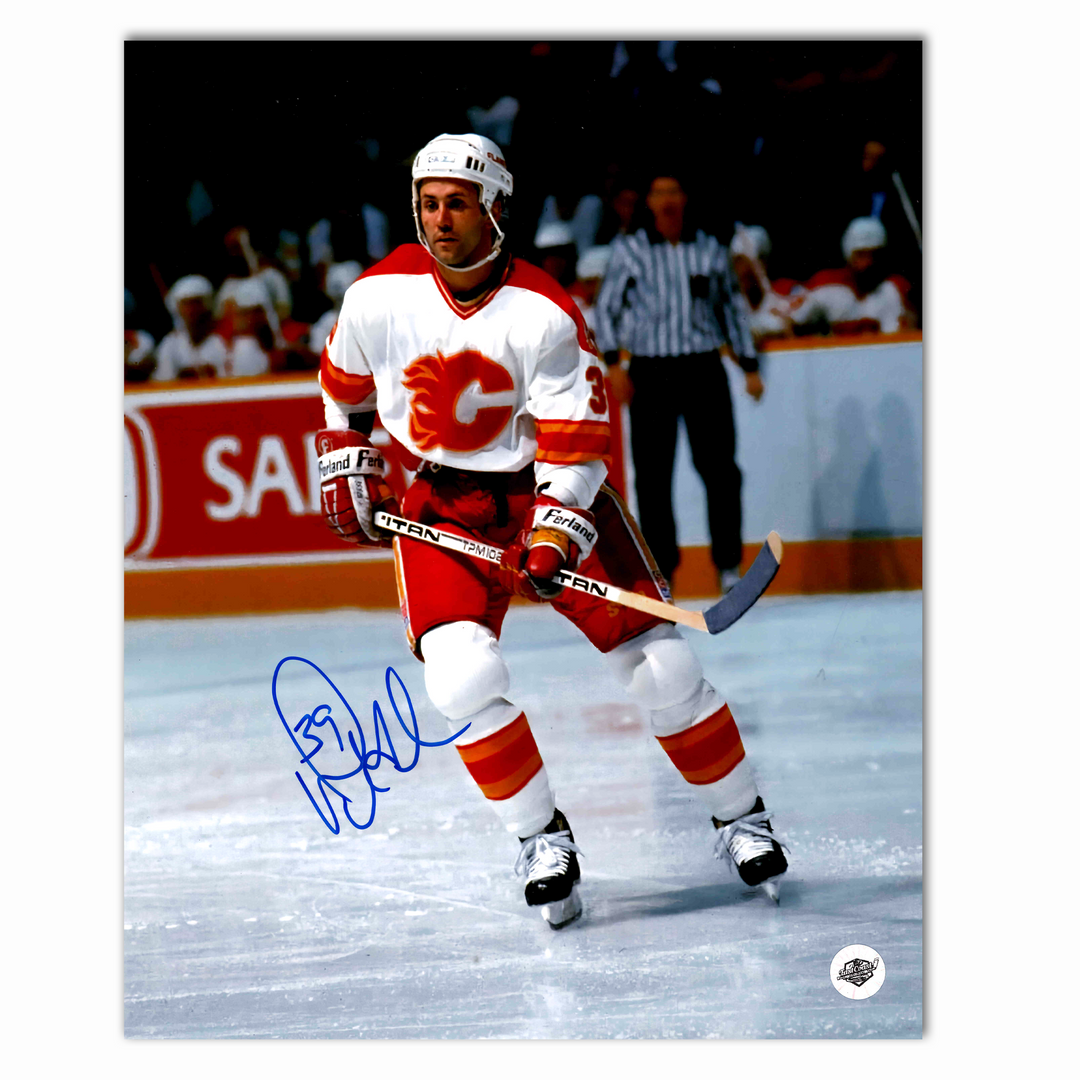 Doug Gilmour Autographed Calgary Flames Away 8x10 Photo