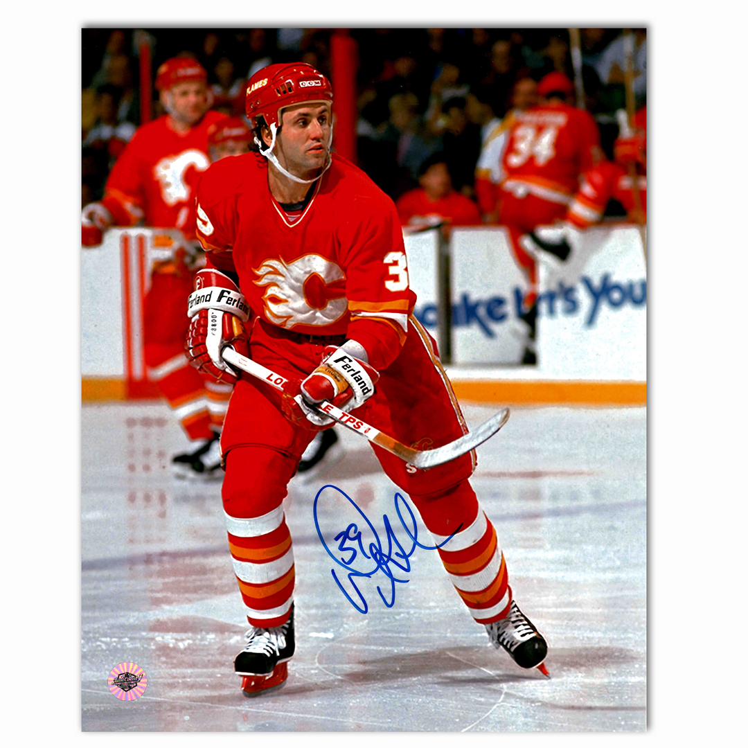 Doug Gilmour Autographed Calgary Flames Home 8x10 Photo