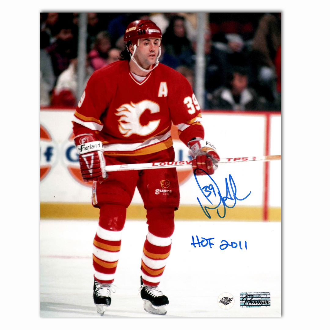 Doug Gilmour Autographed Calgary Flames Home 8x10 Photo