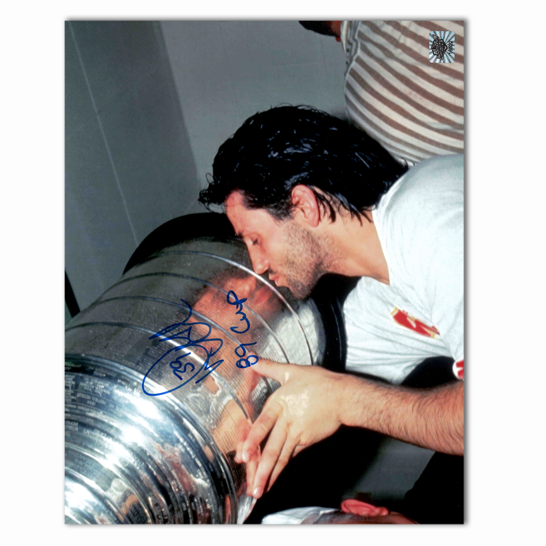 Doug Gilmour Autographed Calgary Flames Stanley Cup 8x10 Photo