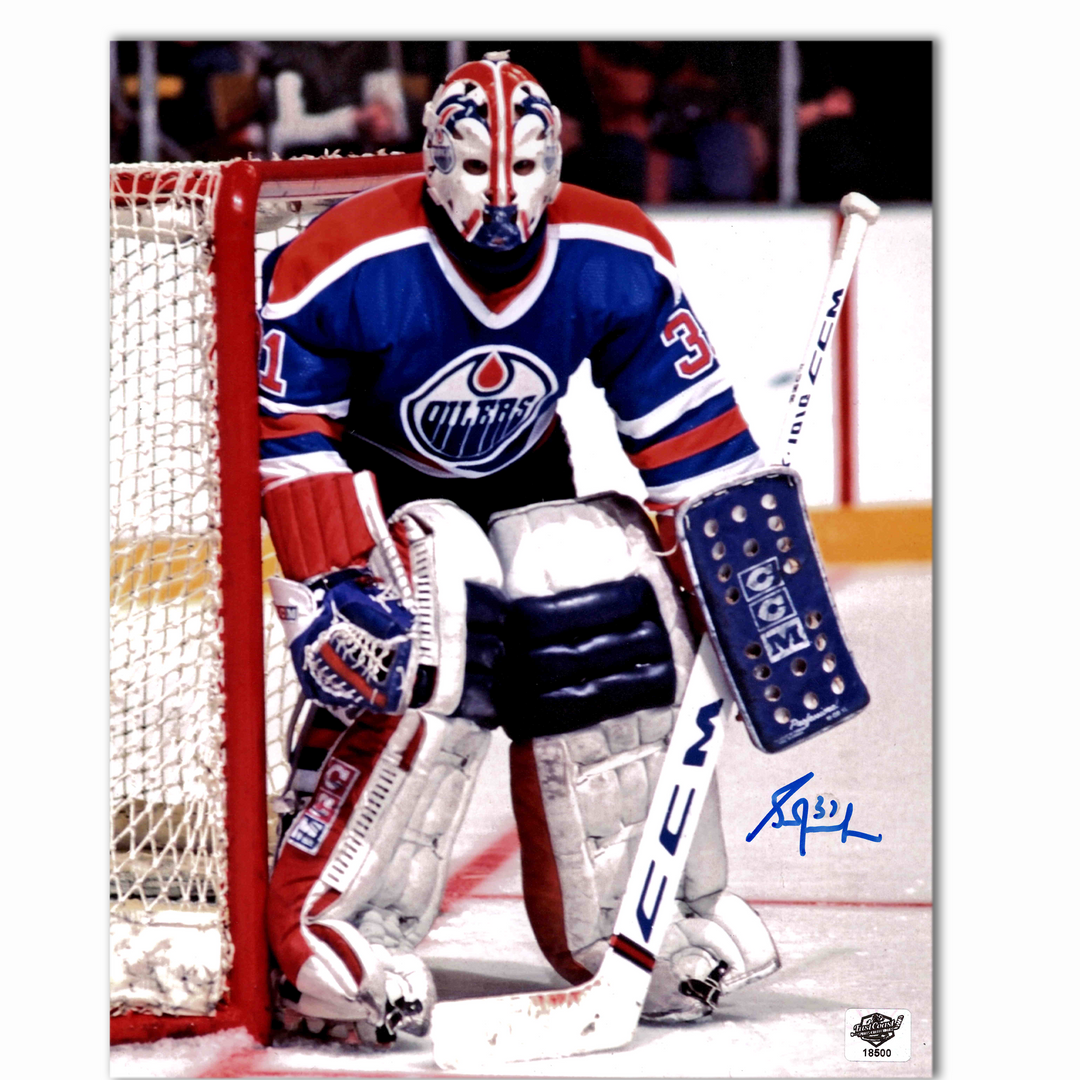 Grant Fuhr Autographed Edmonton Oilers 8x10 Photo (Closer Up)