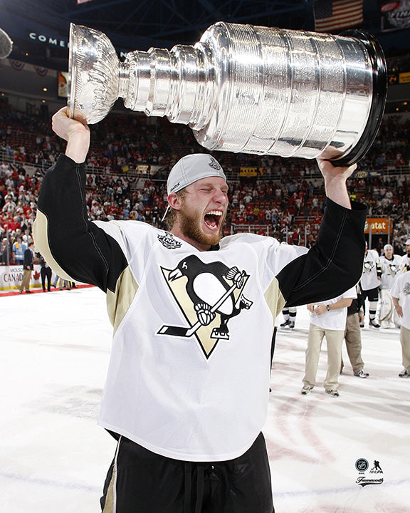Pre-Order - Jordan Staal Autographed Pittsburgh Penguins 2009 Stanley Cup 8x10 Photo