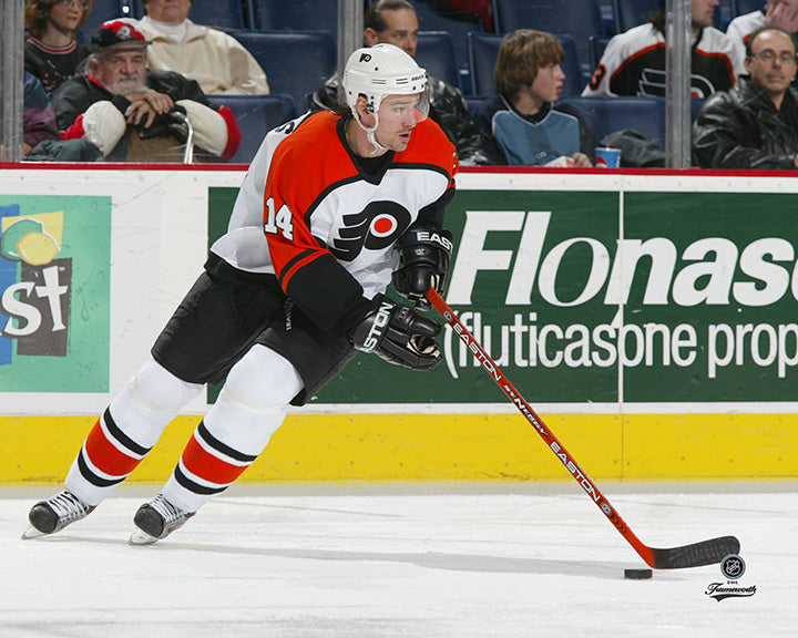 Pre-Order - Justin Williams Autographed Philadelphia Flyers Horizontal 8x10 Photo
