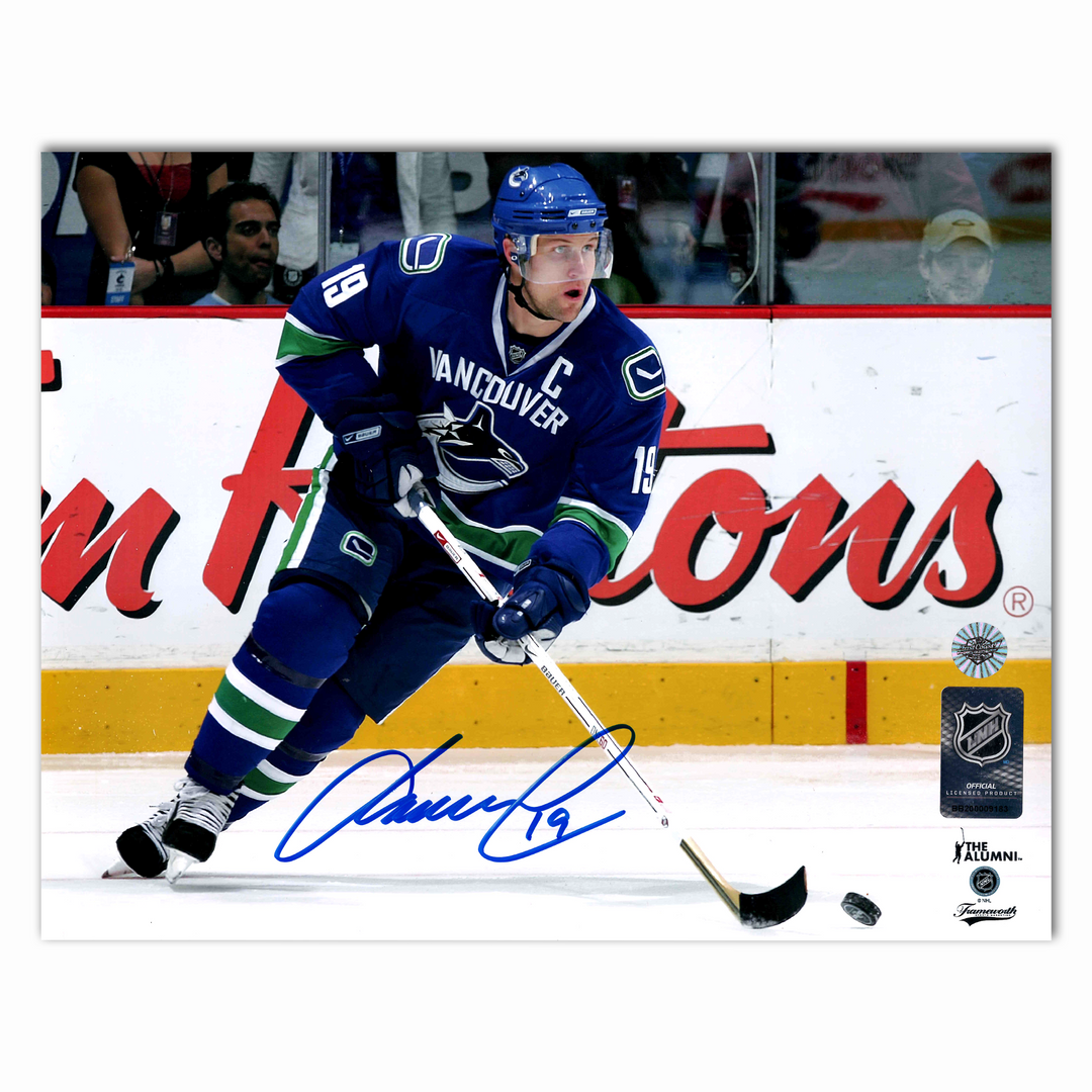 Markus Naslund Autographed Vancouver Canucks Home Horizontal 8x10 Photo