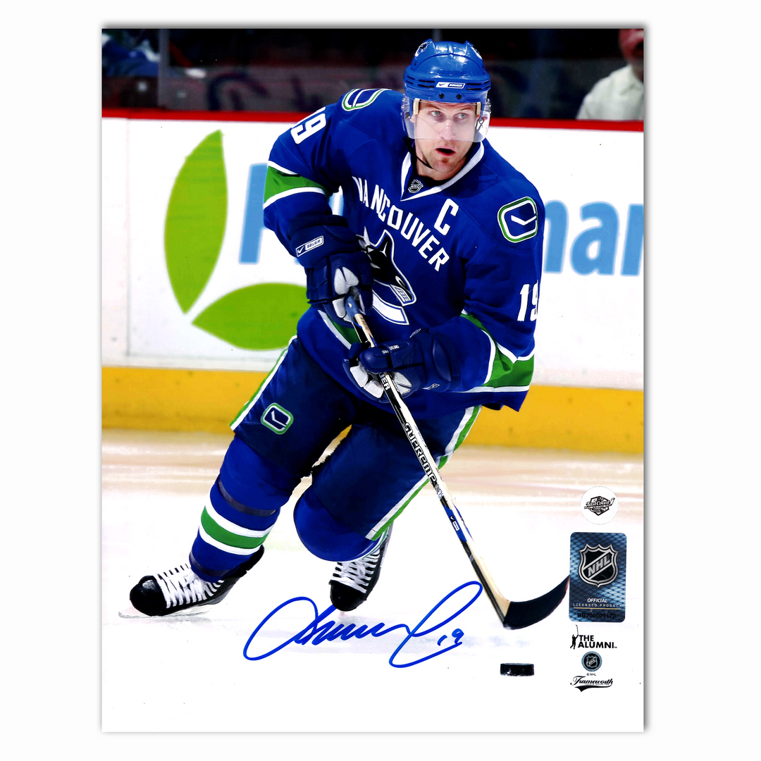 Markus Naslund Autographed Vancouver Canucks Home 8x10 Photo
