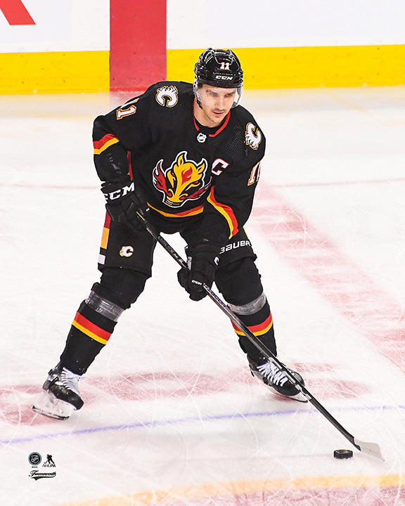 Pre-Order - Mikael Backlund Autographed Calgary Flames Alternate 8x10 Photo
