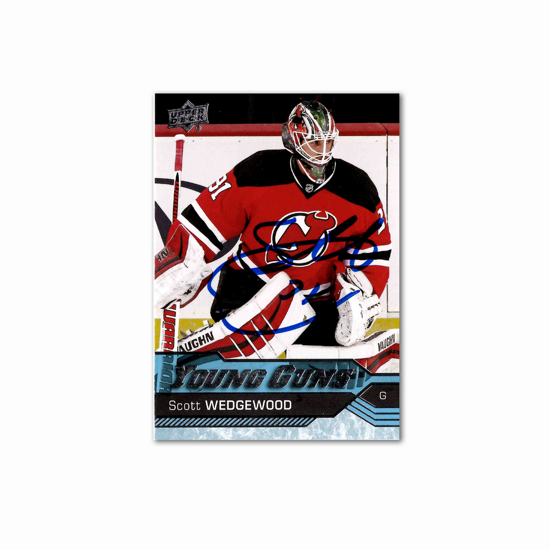 Scott Wedgewood Autographed New Jersey Devils Young Guns Hockey Card